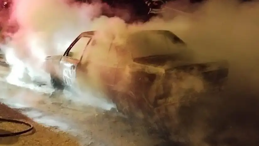 Seyir halindeki otomobil patladı: Sürücü hayatını kaybetti