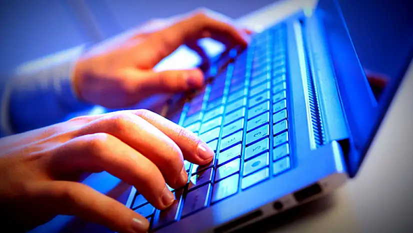 Yeni evlenen çiftlere 3 ay ücretsiz internet desteği