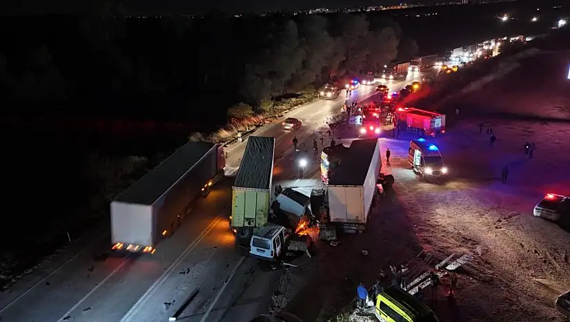 Zincirleme kaza: 1 Ölü, 2 Yaralı