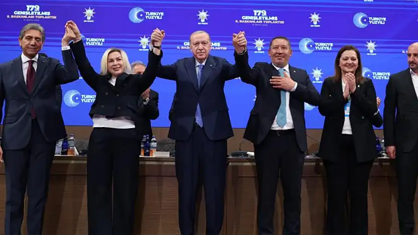 4 Belediye başkanı AK Parti'ye katıldı