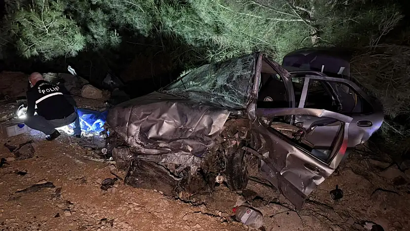 Adana'da trafik kazasında bir aileyi yok oldu!