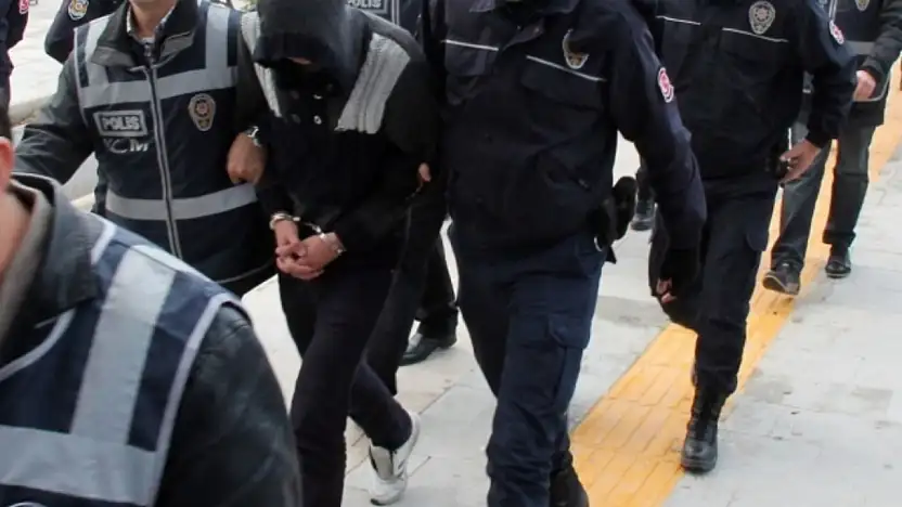 Aranan 76 şüpheli Türkiye'ye iade edildi