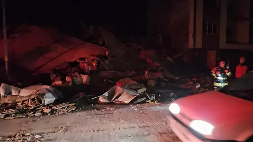 Balıkesir Sındırgı'da 6,1 büyüklüğünde deprem