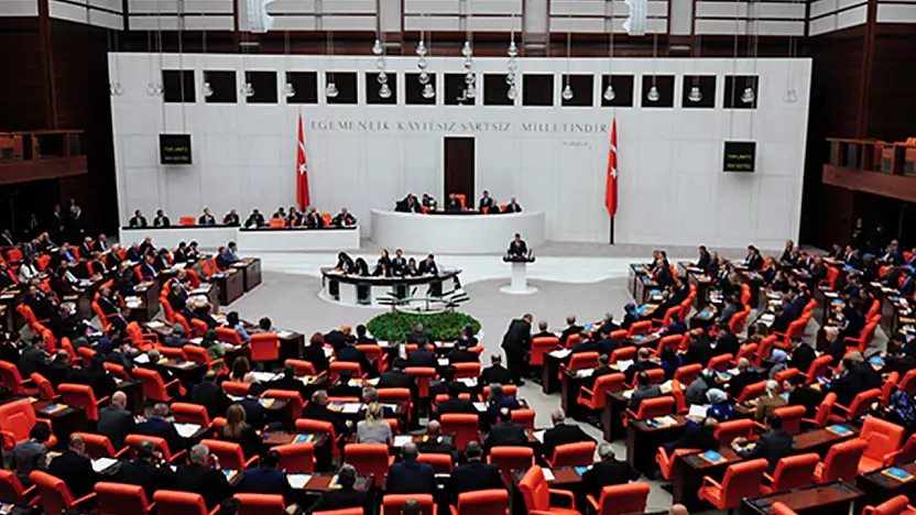 Emniyet teşkilatında düzenlemeleri içeren kanun teklifi Meclis'te kabul edildi