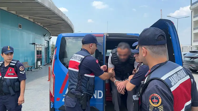 Eşini ve eniştesini öldürdü: Namus meselesi!