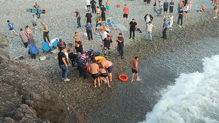 Giresun'da denize giren 4 arkadaştan 1'i öldü