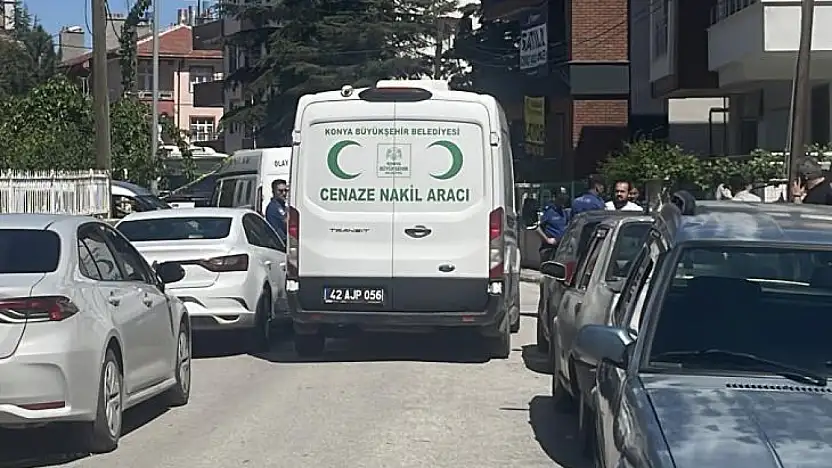 Hukuk fakültesi öğrencisi anne ve babasını bıçaklayarak öldürdü