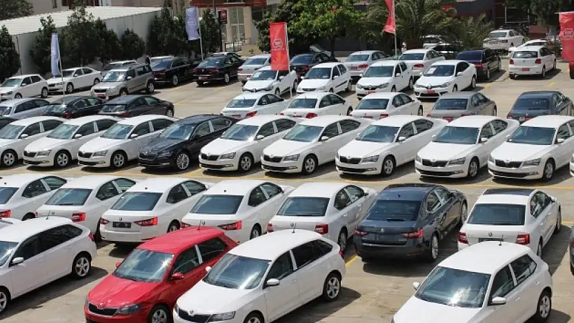 İkinci el otomobil satışında kısıtlamalar uzatıldı