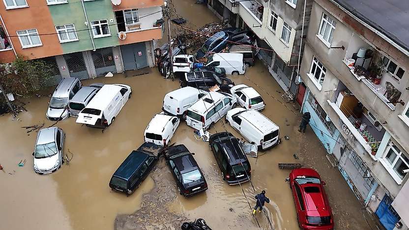 İstanbul'u sel vurdu