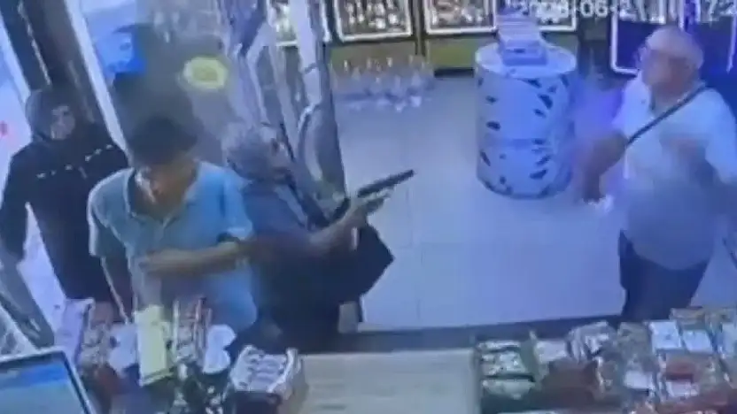 Kadın boşanma aşamasındaki eşini vurmak istedi, silah ateş almadı