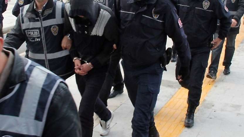 Kurgu kazalarla 17 sigorta şirketini dolandırdılar: 77 gözaltı
