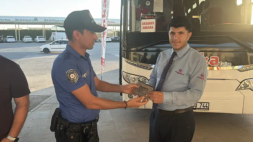 Muavinden örnek davranış: 4,5 milyon TL değerindeki çantayı sahibine teslim etti