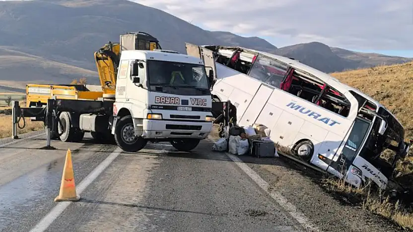 Otobüs kazasında ölenlerin kimlikleri tespit edildi