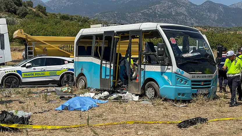 Panelvan ile minibüs çarpıştı: 1 ölü 11 yaralı