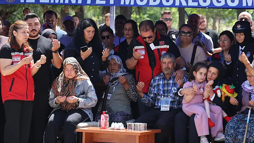 Şehit polise eşinden yürekleri dağlayan veda: Benim kızım artık şehit kızı