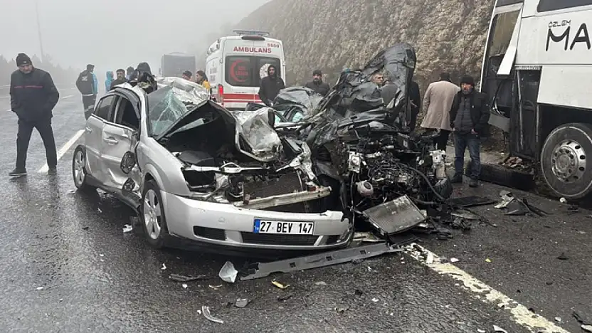 TAG Otoyolu'nda zincirleme kaza: 2 ölü, 10 yaralı