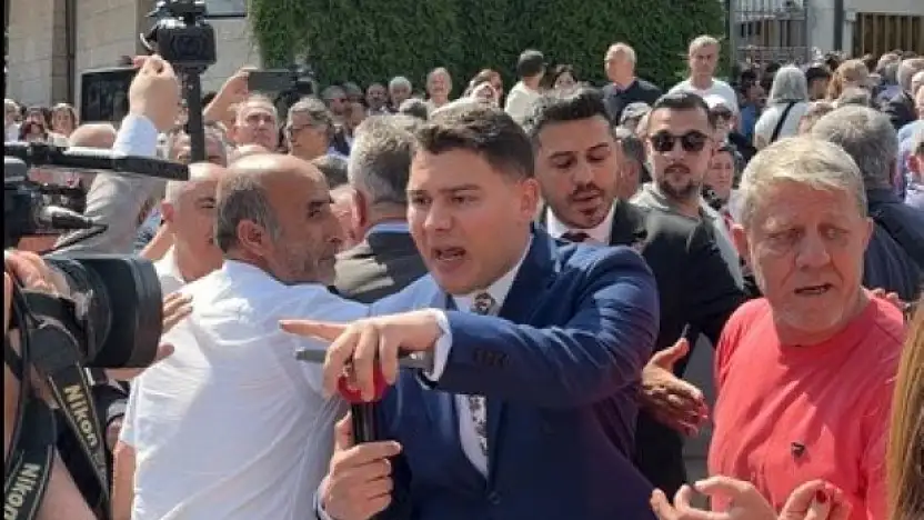 TBMM önünde Kılıçdaroğlu ve Özel destekçileri arasında gerginlik