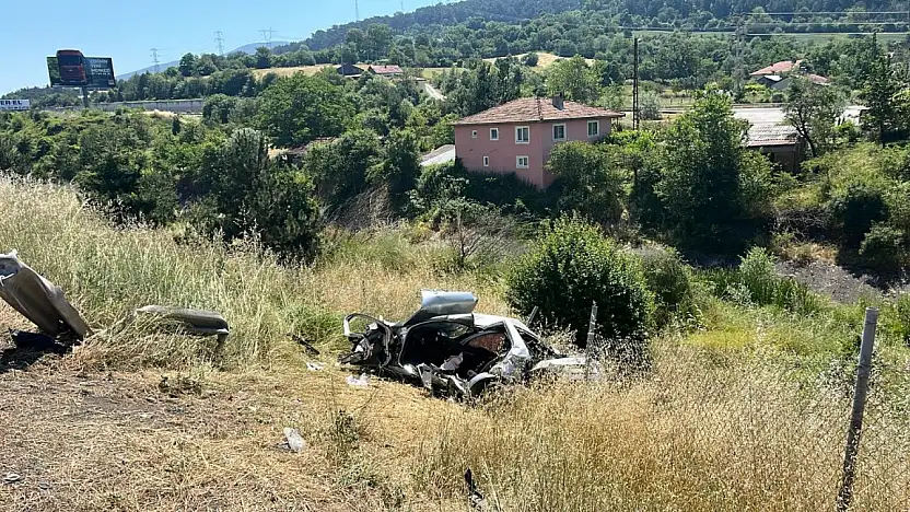 TEM Otoyolu'nda feci kaza: 1 ölü 3 yaralı