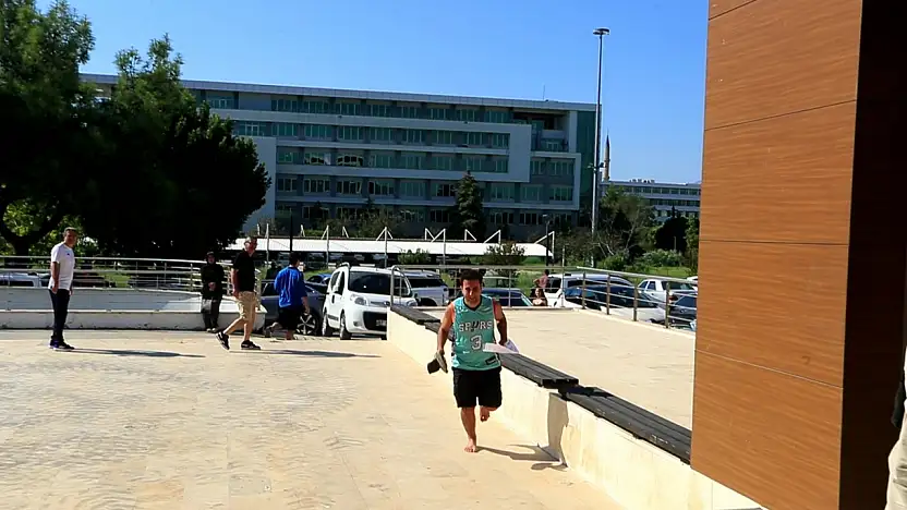Terlikler elde, umutlar kapıda kaldı! KPSS'yi saniyelerle kaçırdı