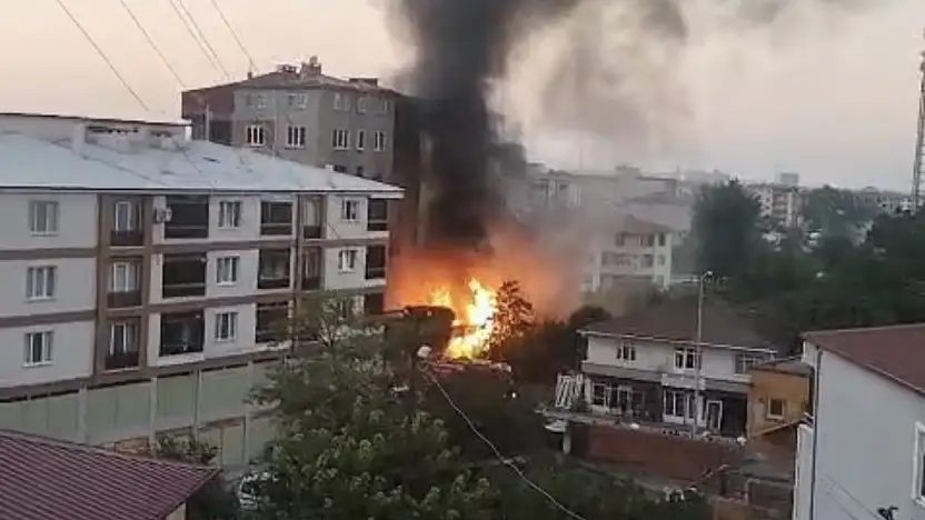 Tüpgaz bayisinde yangın: Tüpler peş peşe patladı!