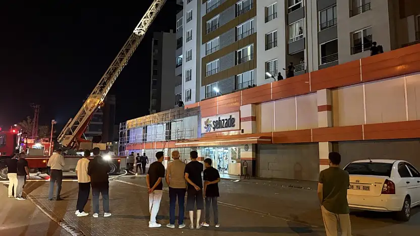 Yangından kaçmak isterken balkondan düşerek öldü
