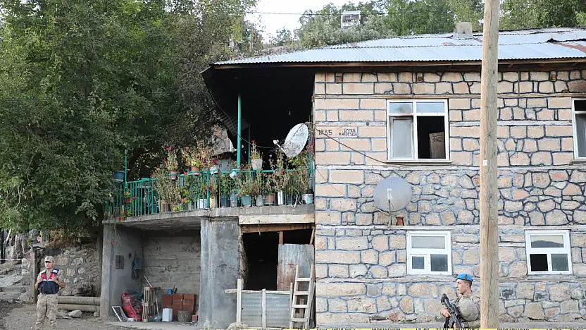 Yaşlı çifti öldürüp evi ateşe veren zanlı X-Ray görüntülerinden yakalandı