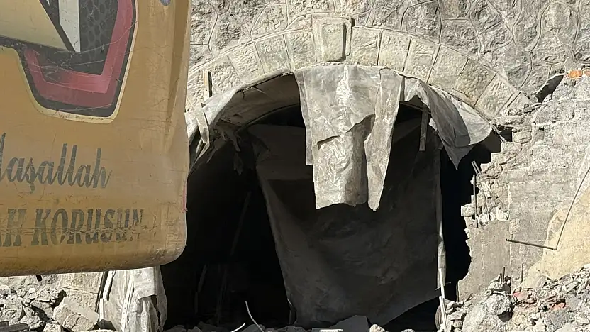 Zonguldak'ta iş merkezinin zemininde sığınak bulundu