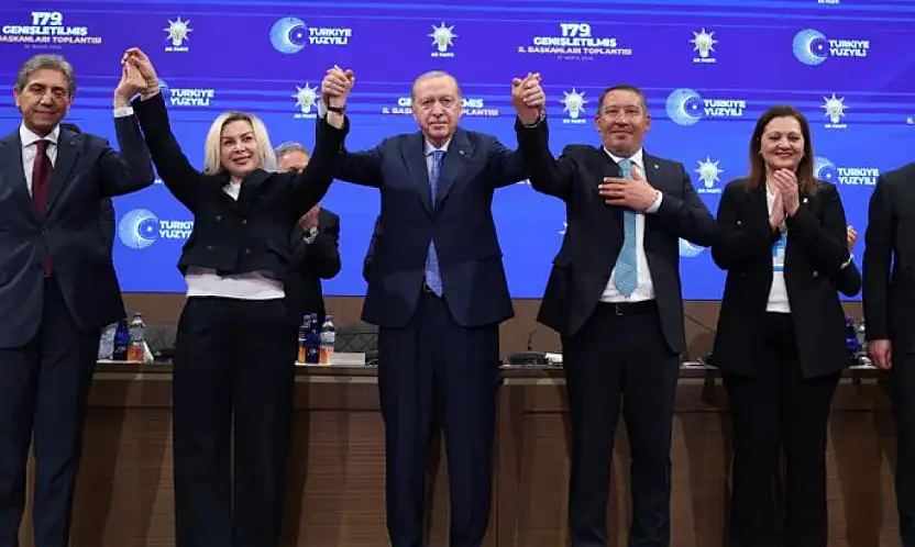 4 Belediye başkanı AK Parti'ye katıldı