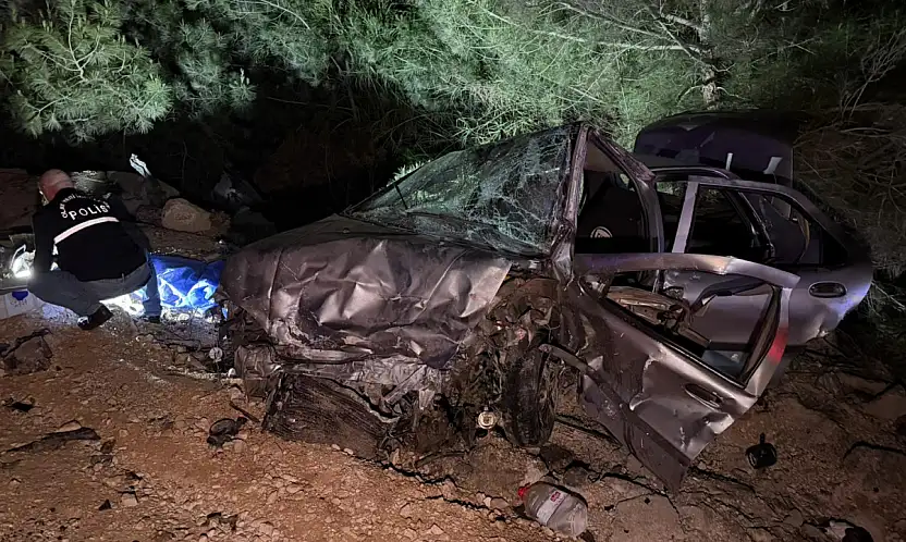 Adana'da trafik kazasında bir aileyi yok oldu!