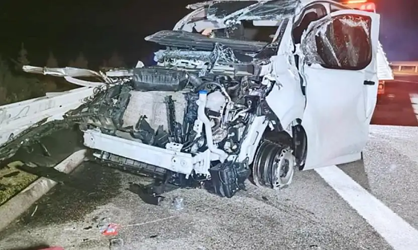 Altın sevkiyatı yapan araç takla attı: 8 kilo altın kayıp