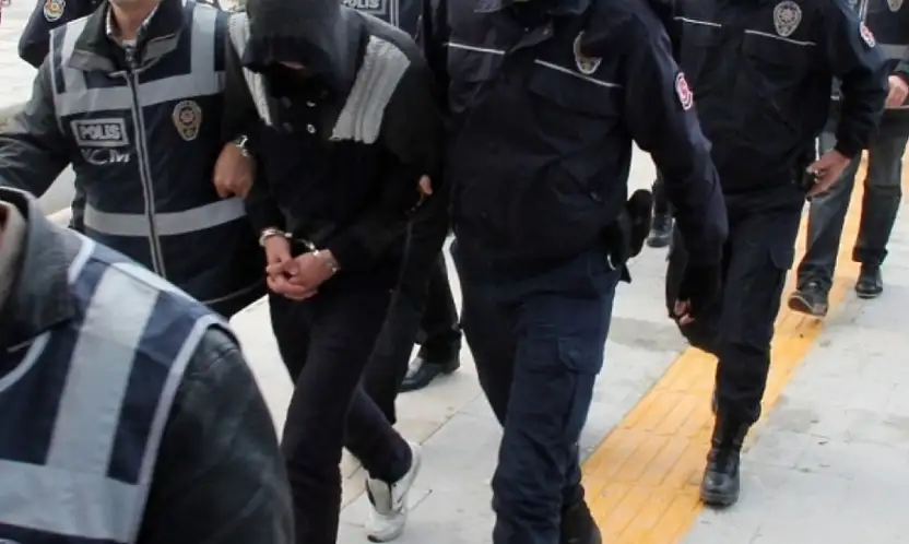 Aranan 76 şüpheli Türkiye'ye iade edildi