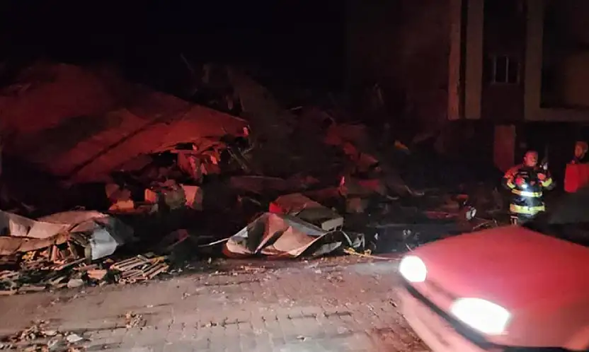 Balıkesir Sındırgı'da 6,1 büyüklüğünde deprem