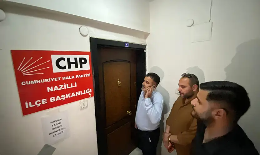 CHP'de koltuk değişimi krize dönüştü: Kapılar yumruklandı