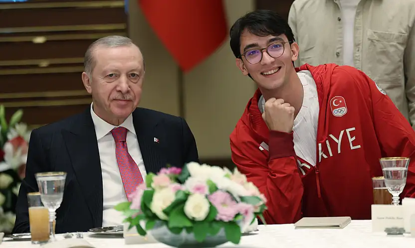 Cumhurbaşkanı Erdoğan gençlerle iftarda buluştu