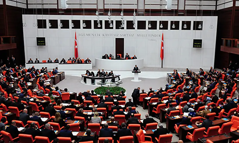 Emniyet teşkilatında düzenlemeleri içeren kanun teklifi Meclis'te kabul edildi