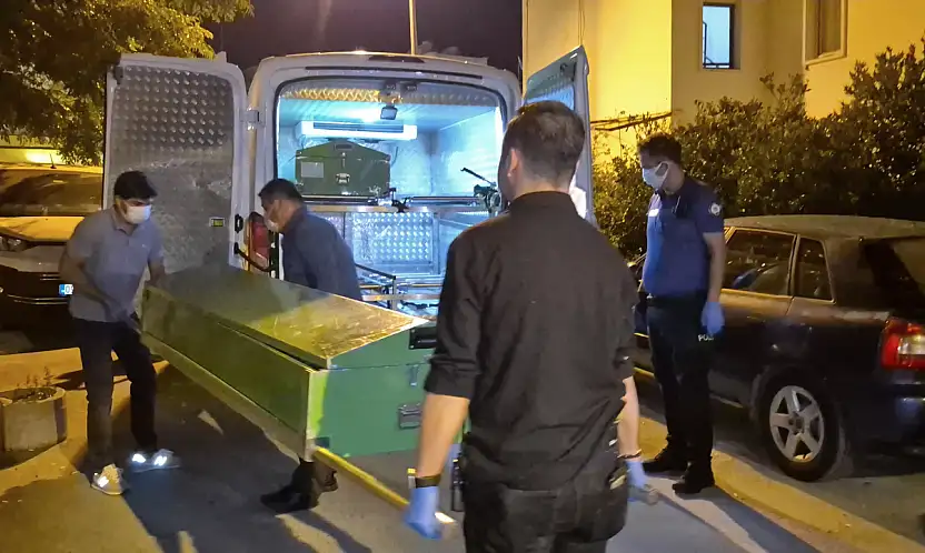 Engelli çocuk babasının cesediyle 2 gün aynı evde yaşadı