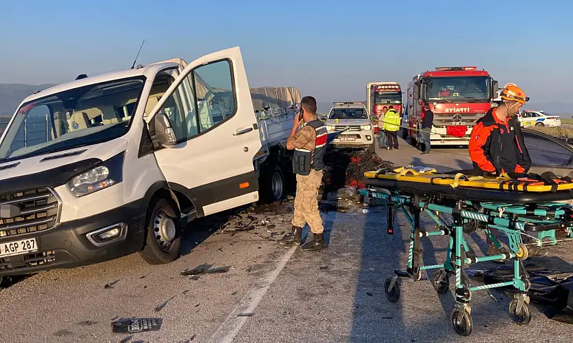 Erzurum'da feci kaza: 3 ölü, 3 yaralı