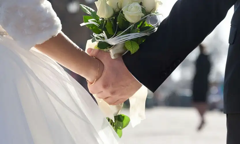 Evlenecek gençlere verilen faizsiz kredi 2026'da artıyor: 18–25 yaş için 250 bin TL destek