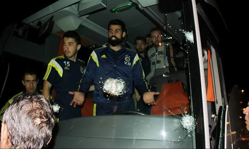 Fenerbahçe otobüsüne yönelik silahlı saldırı soruşturması yeniden açıldı: 5 şüpheliye operasyon