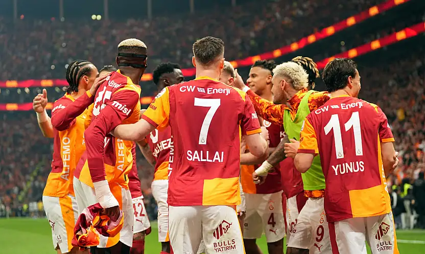 Galatasaray şampiyonluk yolunda ezeli rakibini 3 golle geçti