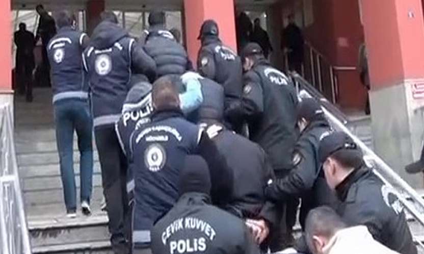 İş vaadi kabusa döndü: Özbek kadınları fuhuşa zorlayan çete çökertildi