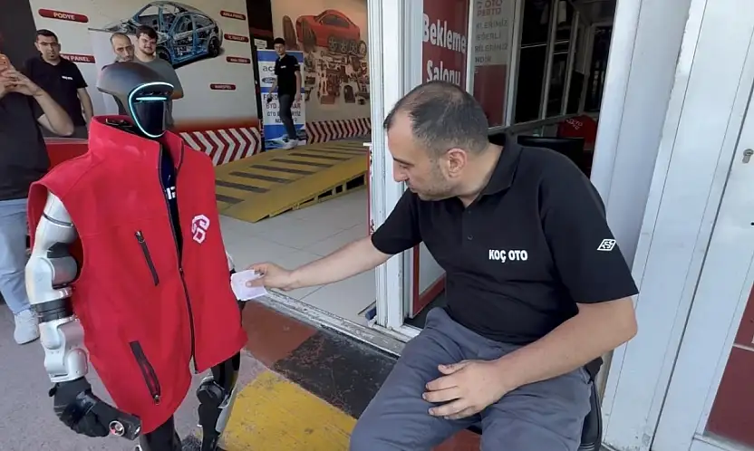 Kocaeli'de oto ekspertiz firmasının robotu zam istedi