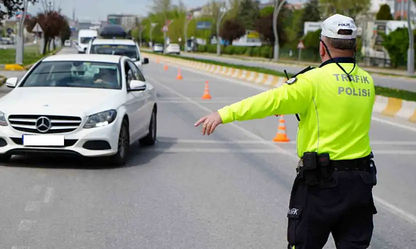 Makas, kırmızı ışık, alkole rekor ceza: Yeni trafik düzenlemesi yürürlüğe girdi