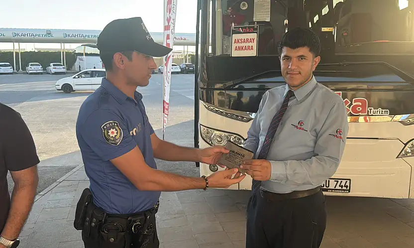Muavinden örnek davranış: 4,5 milyon TL değerindeki çantayı sahibine teslim etti