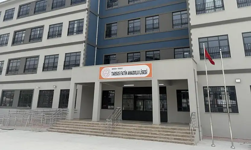 Okula tabancayla gelen öğrenci gözaltına alındı