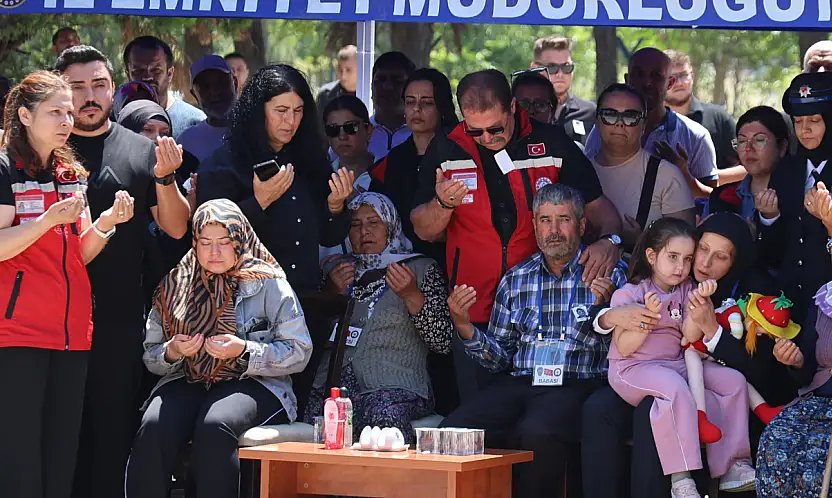 Şehit polise eşinden yürekleri dağlayan veda: Benim kızım artık şehit kızı