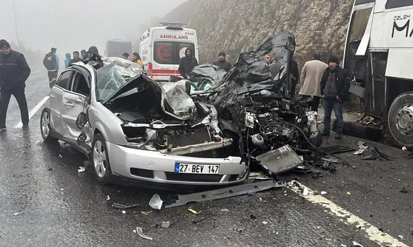 TAG Otoyolu'nda zincirleme kaza: 2 ölü, 10 yaralı