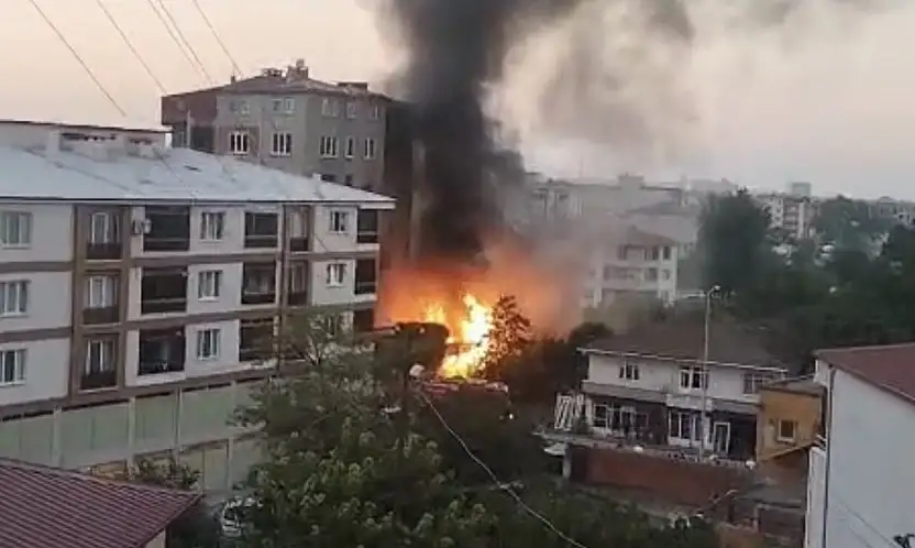 Tüpgaz bayisinde yangın: Tüpler peş peşe patladı!