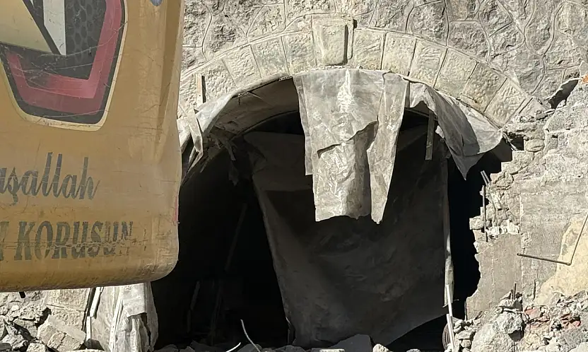 Zonguldak'ta iş merkezinin zemininde sığınak bulundu